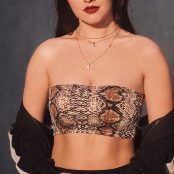 ✨”Coachella Vibes” Snake Skin Crop Top NWOT✨ - Picture 2 of 6